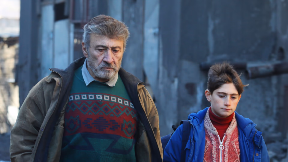 Babalarımdan Biri Ay'dır