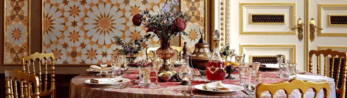 Boğaz'da Altın Kızlarla Fasıl